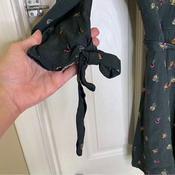 Skylar + Madison Floral Dress Size Large - Picture 7 of 14